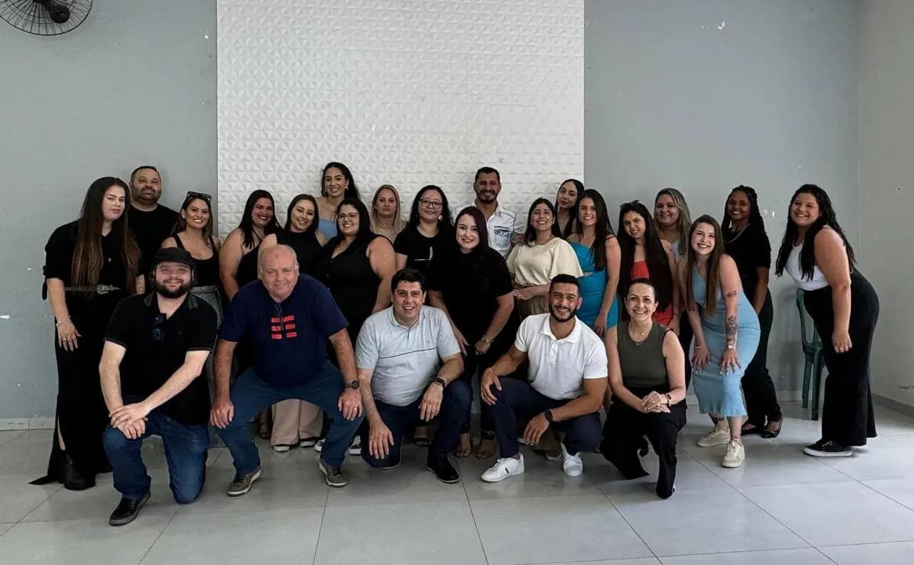 Equipe da Vetorial Telecom em contexto institucional.